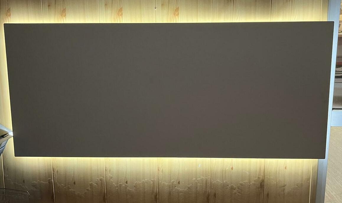 Прямоугольный артборд с подсветкой и дистанционным управлением. Цвет подсветки - белый. Питание с внешнего аккумулятора