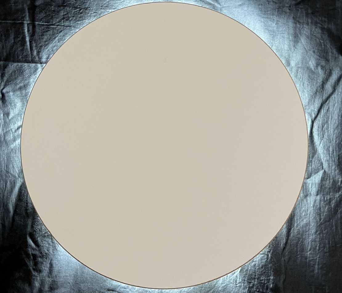 Артборд с подсветкой и дистанционным управлением. Цвет подсветки - белый. Питание на батарейках или с внешнего аккумулятора