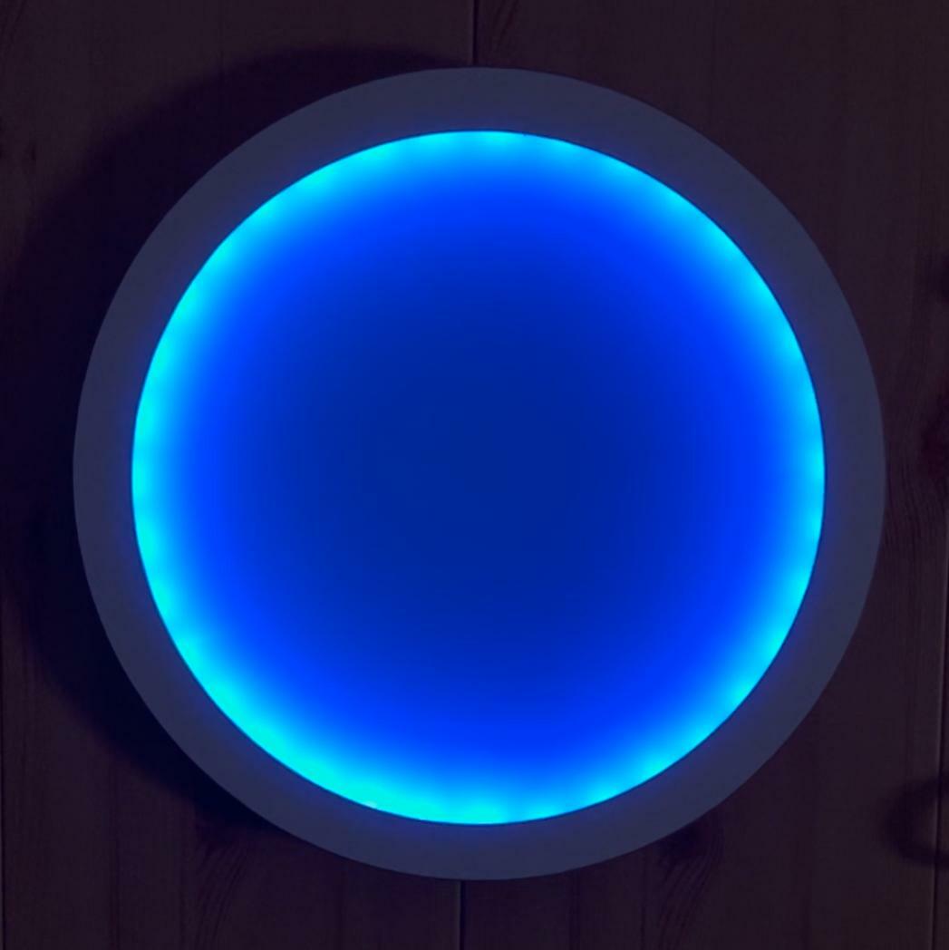 Артборд с внутренней с подсветкой и дистанционным управлением. Цвет подсветки - RGB (цветной). Питание на батарейках или с внешнего аккумулятора